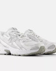 Silver metallic 740
