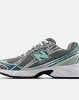 Silver metallic 740